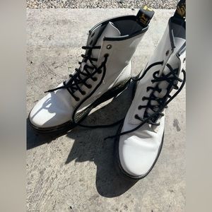 Women’s size 9 Dr Marten boots. Wonderful condition.